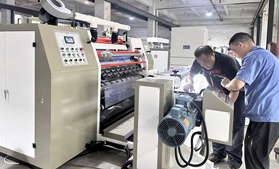 JD-DFQ1300D4-2高速冷烫膜易游手机入口官网-易游（中国）
 透明玻璃碎膜分切复卷机